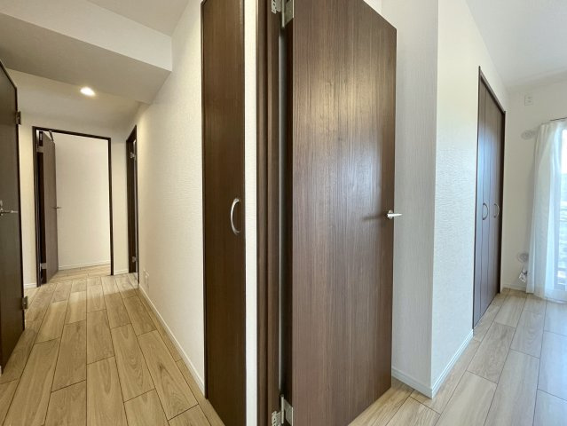 わざわざ箱根まで行かずとも、自宅がもはや桃源郷。神経痛に効能ある温泉が自宅で楽しめる贅沢の粋とも言える『グランシティ横濱保土ヶ谷』リフォームの内装|過ごしやすい室内です