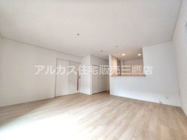 【内覧動画公開中！】中央線 三鷹駅 12分 新築戸建 武蔵野市八幡町1丁目の居間・リビング