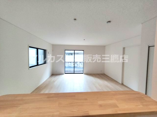 【内覧動画公開中！】中央線 三鷹駅 12分 新築戸建 武蔵野市八幡町1丁目の居間・リビング