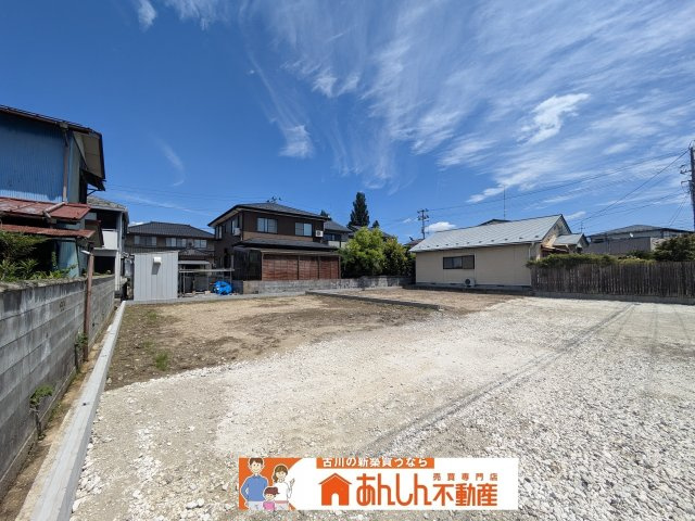 【外観】 | ＼家 賃６～７万払うならコレ／諸経費込で月６万 円台！車ローン相 談 可＆賢く暮らす家   | 国道アクセスも良好で、通勤もスムーズ!