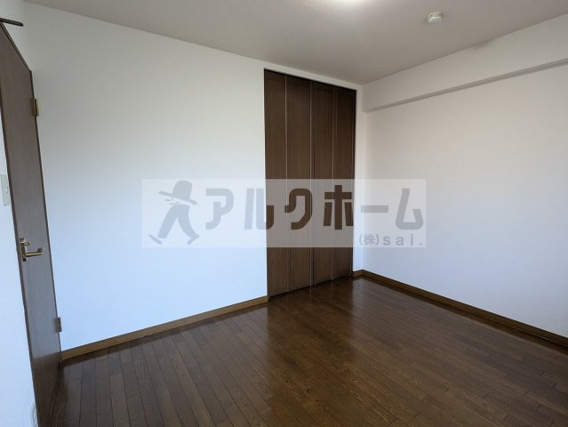フローラルコートの洋室