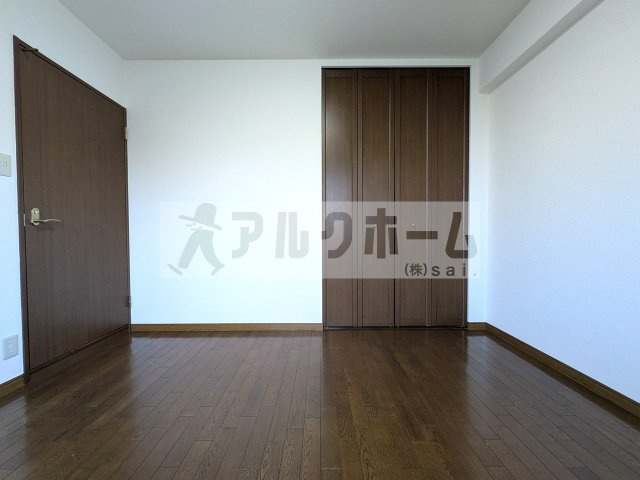 フローラルコートの洋室