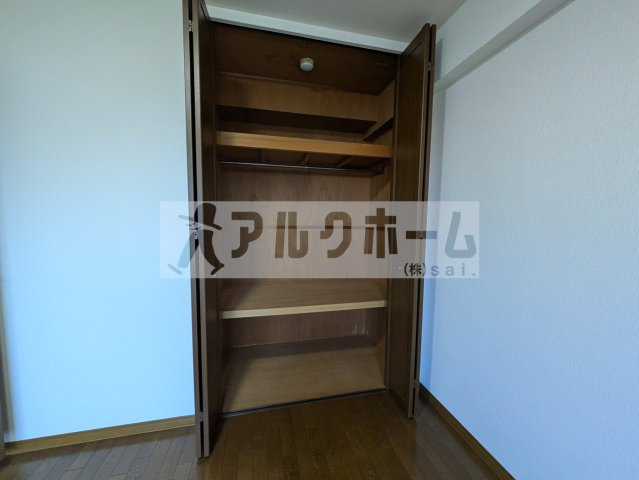 フローラルコートの収納