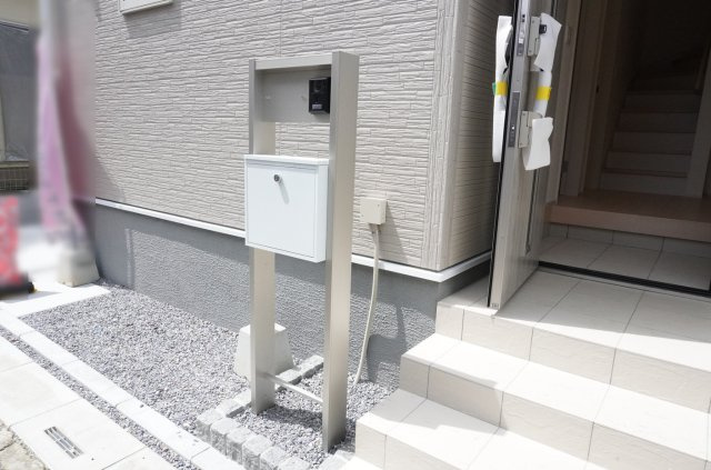 越谷市大字弥十郎 新築分譲住宅のその他|インターホン機能付き門柱