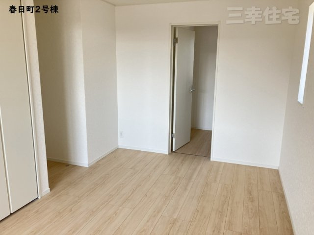 碧南市春日町の収納|主寝室には2帖の書斎があります