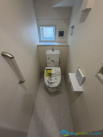 厚木市まつかげ台2期　新築戸建　のトイレ