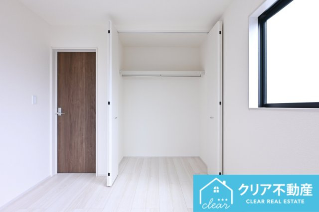 【収納】 | 大泉町第6仙石　リーブルガーデン | ウォークインクローゼットつきでお部屋をスッキリと使えます♪