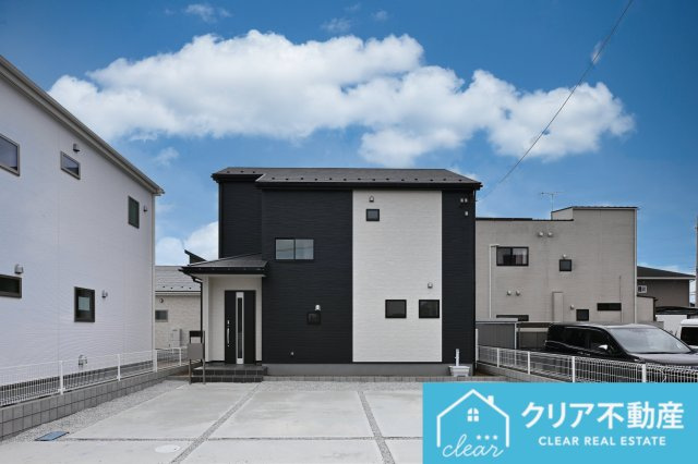 【外観】 | 大泉町第6仙石　リーブルガーデン | モノトーンでお洒落なエクステリアがパッと目を引く素敵なお家です♪