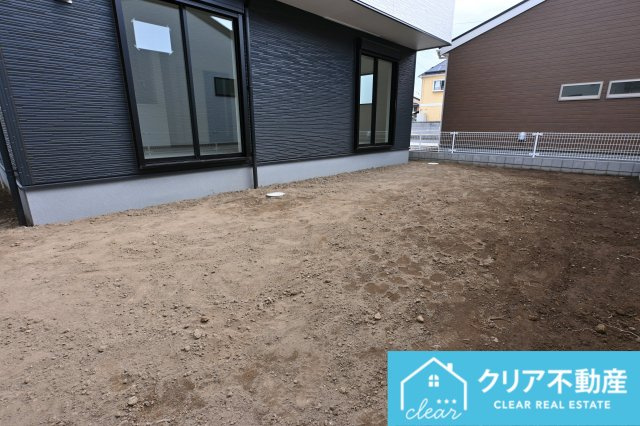 【庭】 | 大泉町第6仙石　リーブルガーデン | 南向きに配置されたお庭は道路に面していないのでプライベートが守られて安心して使えます♪