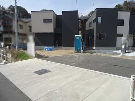 呉市吉浦西城町　新築一戸建て(全2棟)の駐車場