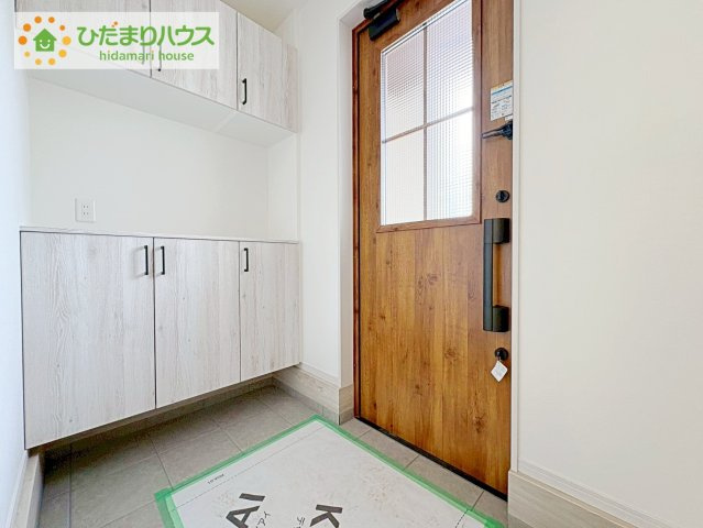 日立市諏訪町1期　新築戸建　2号棟の玄関|丁度良い靴箱のサイズ♪これだけあれば家族全員の靴がしまえてスッキリ(^O^)