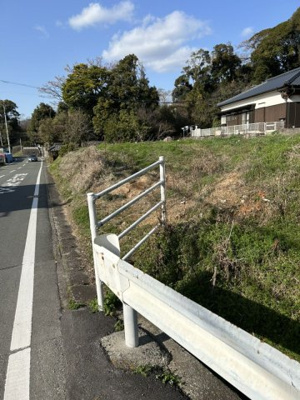 【周辺】 | 東萩尾町売地 | 斜面の上は平坦です。