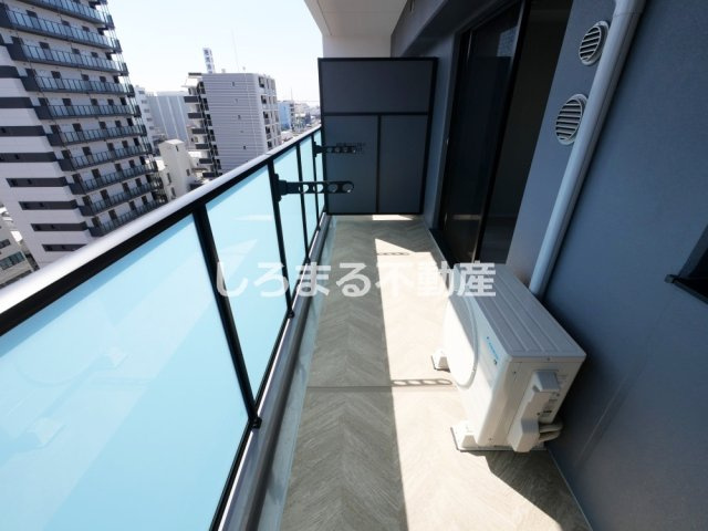 Ｌｏｕｉｓ　Ｒｅｓｉｄｅｎｃｅ　弁天町のバルコニー
