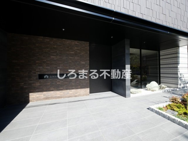 Ｌｏｕｉｓ　Ｒｅｓｉｄｅｎｃｅ　弁天町のエントランス