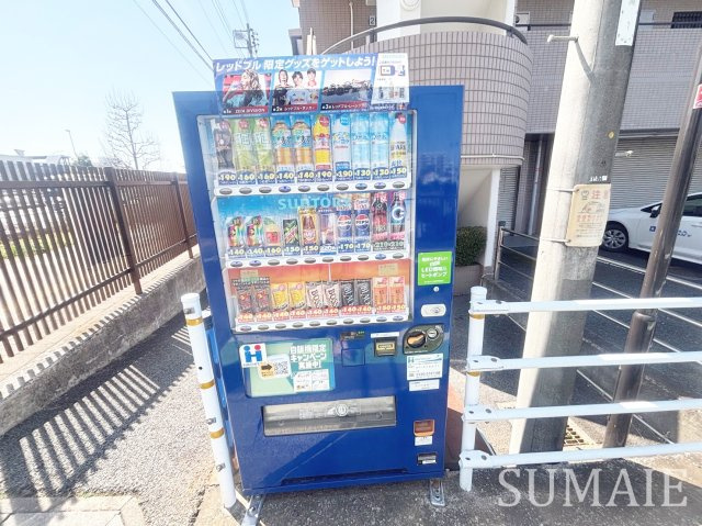 リバーサイドコートの周辺|敷地内に自動販売機あります！