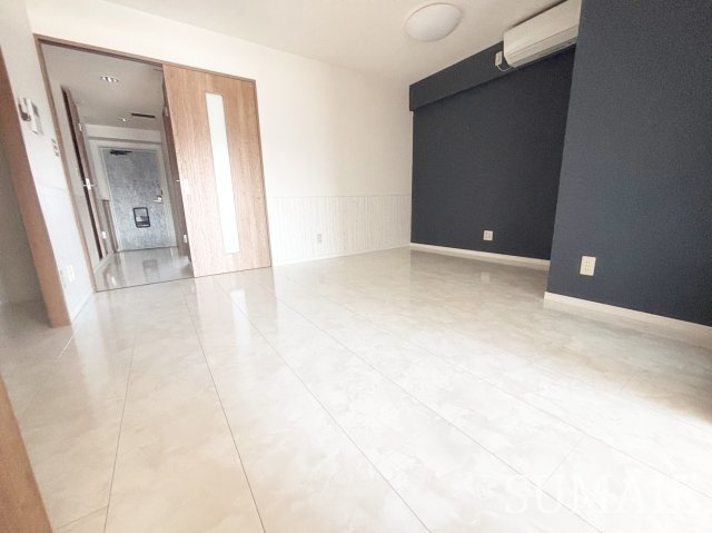 リバーサイドコートの居間・リビング|日当たり良好のリビング！