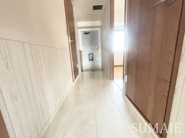 リバーサイドコートの玄関|廊下です！