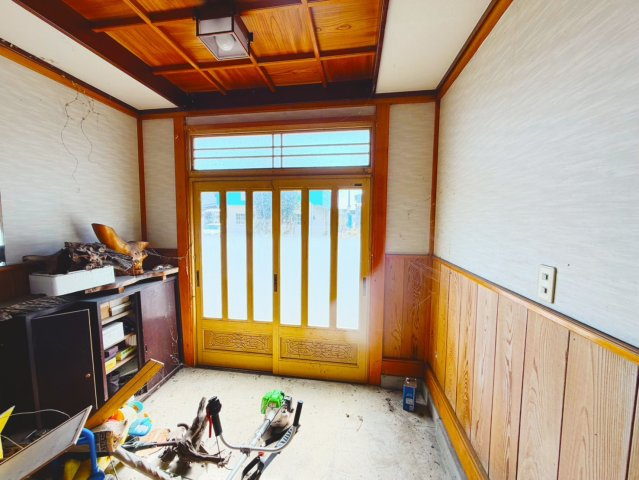塩谷町大字船生中古住宅の玄関