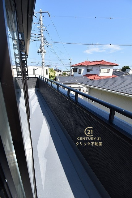 リーブルガーデン  日立市東多賀町　3期　2のバルコニー|南側に面した日当たり良好なバルコニーです。気分転換に出るだけでも、晴れた日にお洗濯物やお布団を一気に干すのも気持ちがいい♪