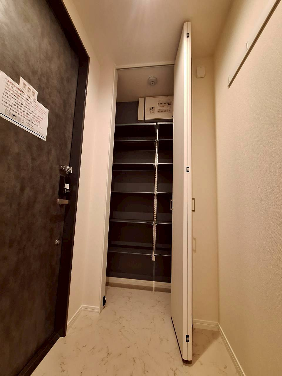 Ｌ’ｓ　Ｐｌｕｓ　豊玉南の玄関
