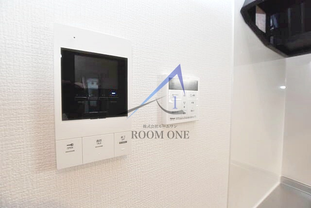 シャルム北千住のセキュリティ|モニター付きインターホンです。