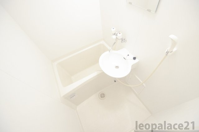 レオパレスこーぽ谷本Ⅱの浴室|備品や設備仕様は号室等により異なります現地をご確認下さい。