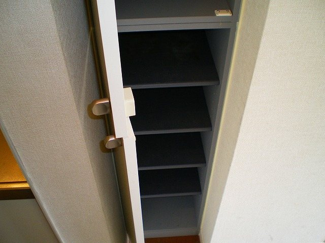 WING目白の玄関