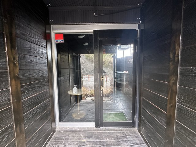 海南市冷水８６９－４の玄関