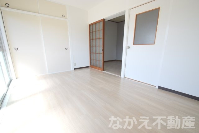 【寝室】 | 落ち着いた色調の寝室です