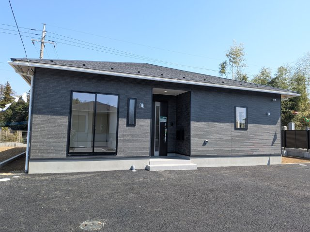 つくば市若森　第1の外観|【月々5万円台〜】
写真だけでは伝わらない快適さを、ぜひ現地で体感しませんか？
即日見学可能です！平日のご案内も可能です♪
お気軽にお問合せください！