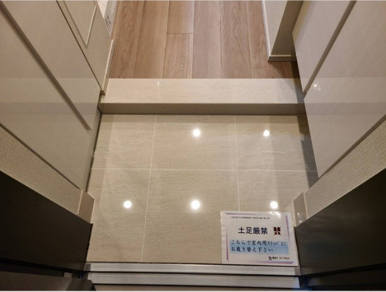 ブランシエスタ森下の玄関