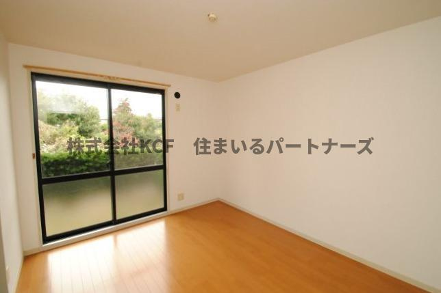 テラスコート花水木C棟の居間・リビング|ゆったりとした居間です