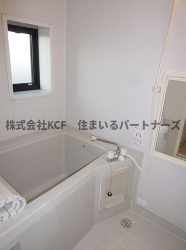 テラスコート花水木C棟の浴室|きれいなお風呂です