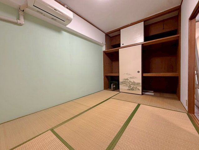 朝日プラザ千里北D棟の和室|和室は寝室や子ども遊びスペースにも最適。畳ならではの柔らかさで、安全・快適に暮らせる心落ち着く居室です