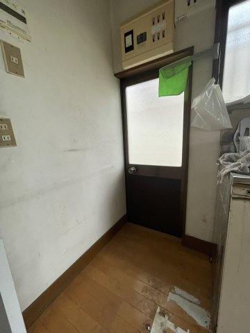 中古戸建・中古住宅　足利市赤松台2丁目　北郷小学校・北中学校の玄関