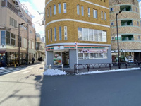 コンビニまで240m