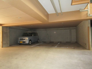 【駐車場】