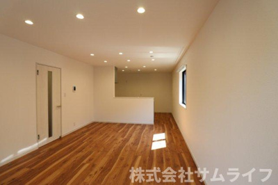 【居間・リビング】 | 菰田西新築戸建