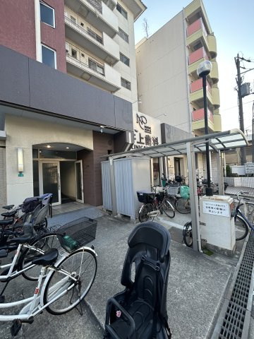 コーポラス寺内のエントランス