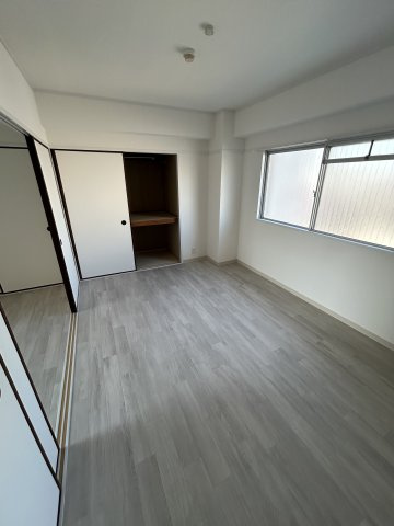 コーポラス寺内の洋室