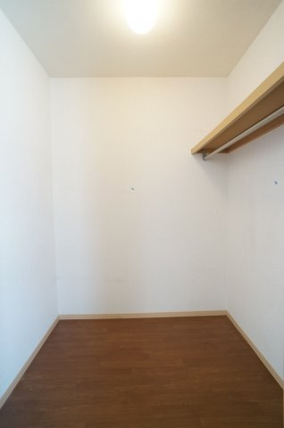 レイク・ビュー鴻池の収納|参考、同建物・反転間取りの号室