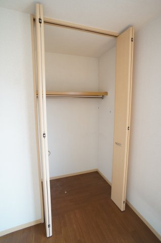 レイク・ビュー鴻池の収納|参考、同建物・反転間取りの号室