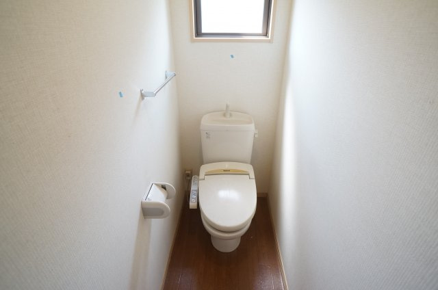 レイク・ビュー鴻池のトイレ|参考、同建物・反転間取りの号室