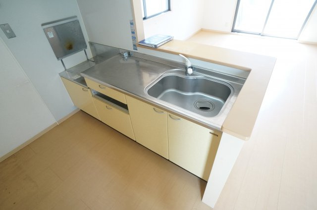 レイク・ビュー鴻池のキッチン|参考、同建物・反転間取りの号室
