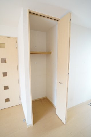 レイク・ビュー鴻池の収納|参考、同建物・反転間取りの号室