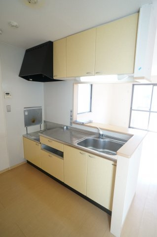レイク・ビュー鴻池のキッチン|参考、同建物・反転間取りの号室