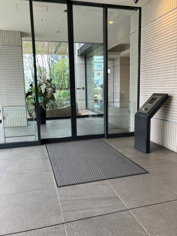 【エントランス】