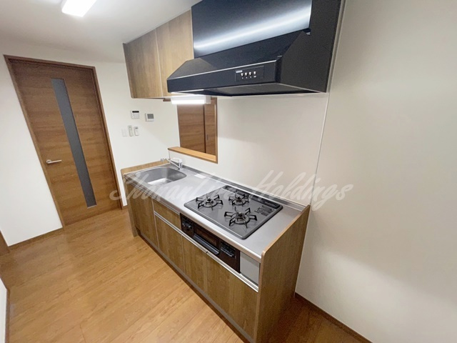 横浜市戸塚区矢部町のアパートのキッチン|ガス3口システムキッチン♪