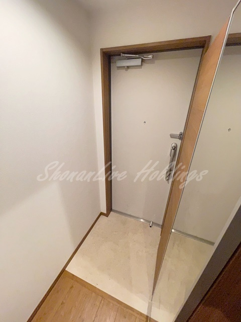 横浜市戸塚区矢部町のアパートの玄関|シューズボックスございます♪