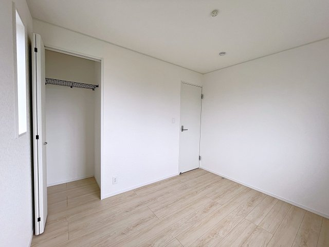 新築戸建・新築建売　南相馬市原町区高見町第2　原町第一小・原町第二中の洋室|落ち着きのある空間で自分だけのプライベートな時間をお過ごしください！